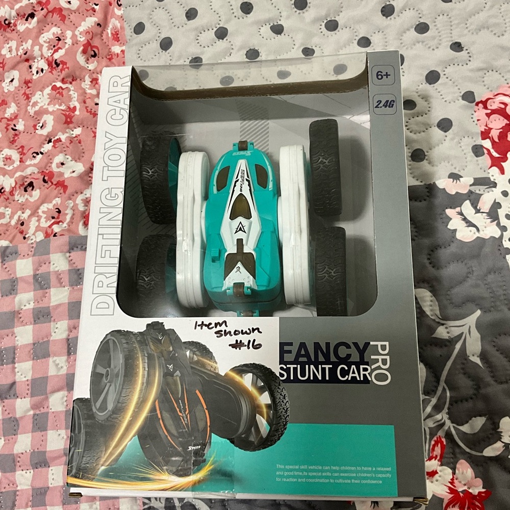 Fancy Pro Stunt Car - Teal and White